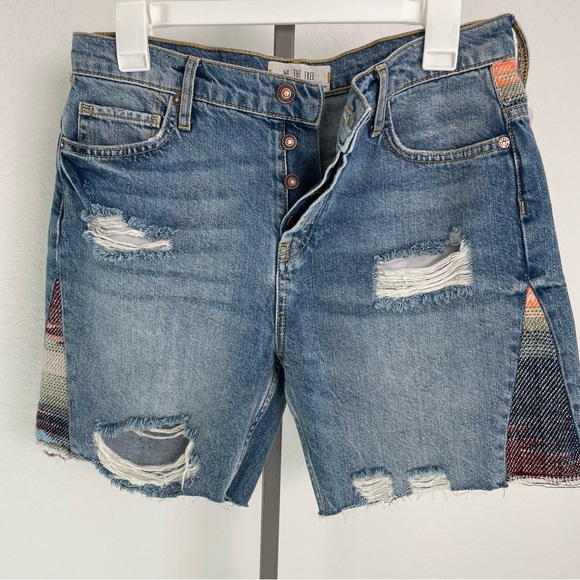 Free People We The Free Distressed Boho Jean Shorts 100% Cotton Size 26 NWT - Picture 3 of 9